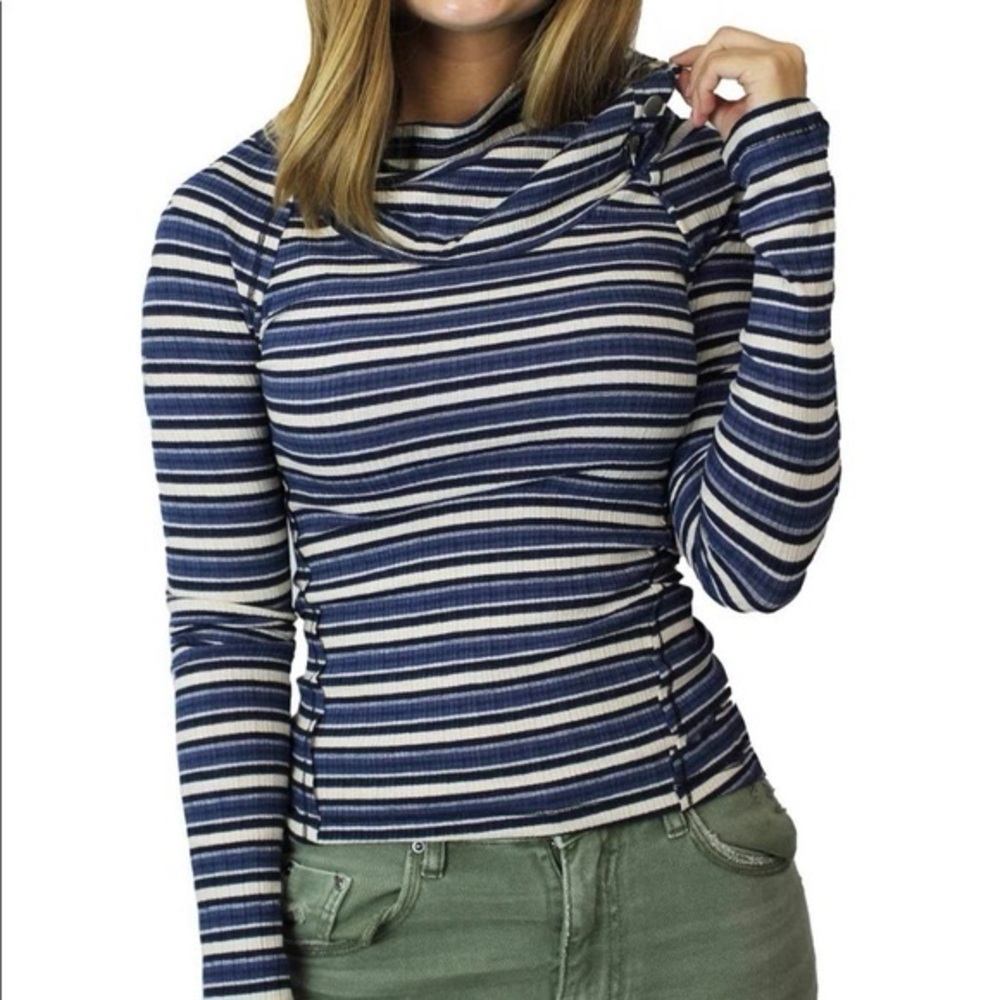 Free People. Cape Cold Basic Cowl Neck. Blue/White Stripe. Size XS.